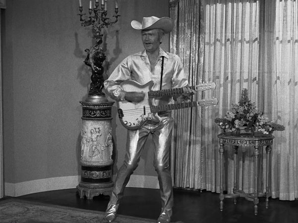 The Beverly Hillbillies - The Clampetts Go Hollywood