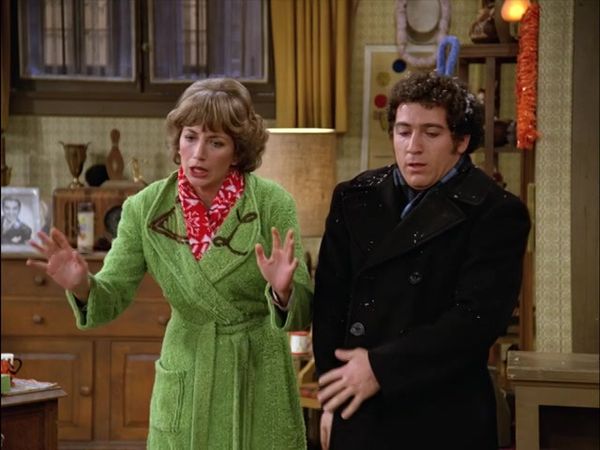 Laverne & Shirley - The Fire Show