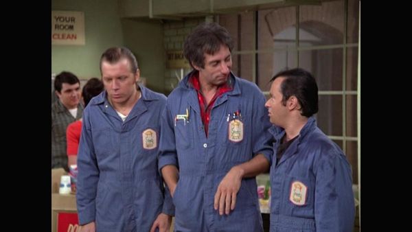 Laverne & Shirley - The Bully Show