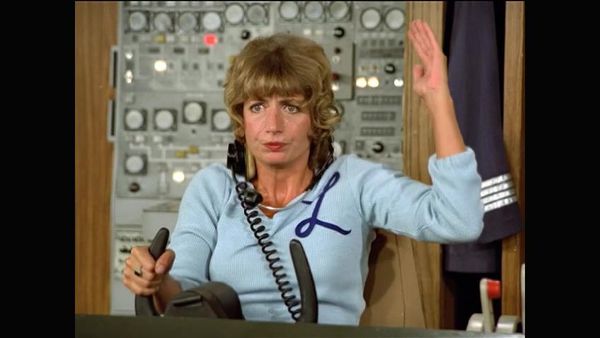 Laverne & Shirley - Airport 59