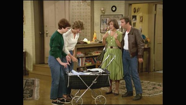 Laverne & Shirley - Bachelor Mothers