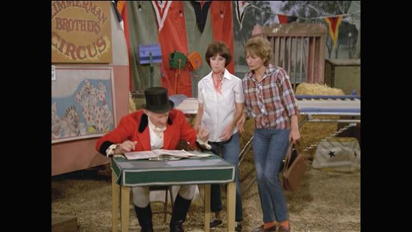 Laverne & Shirley - Two of our Weirdos are Missing