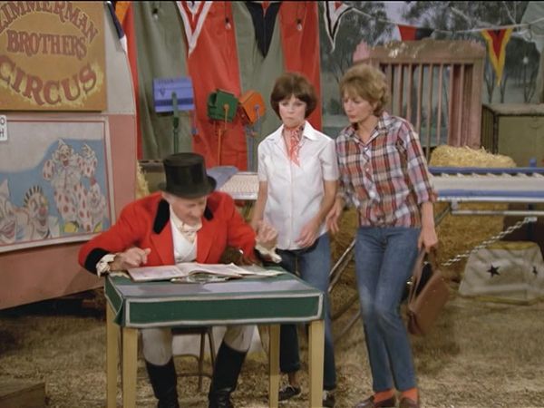 Laverne & Shirley - Two of our Weirdos are Missing