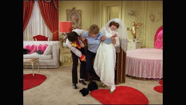 Laverne & Shirley - Honeymoon Hotel