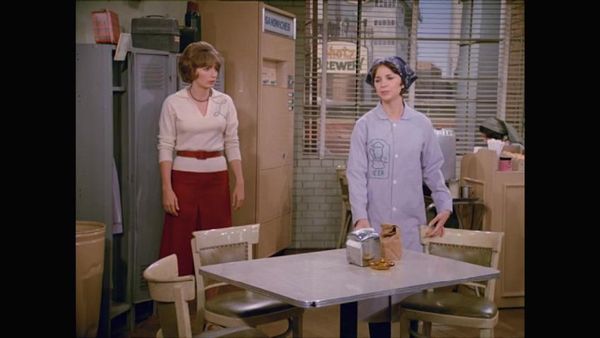 Laverne & Shirley - Dog Day Blind Dates