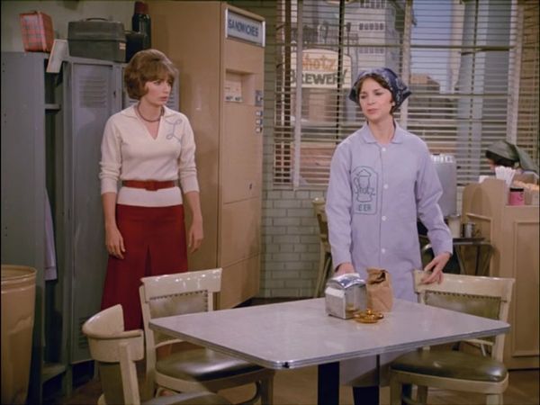 Laverne & Shirley - Dog Day Blind Dates