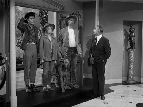 The Beverly Hillbillies - Getting Settled