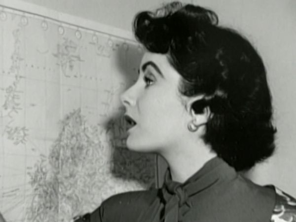 Unauthorized Biographies With Peter Graves - Elizabeth Taylor