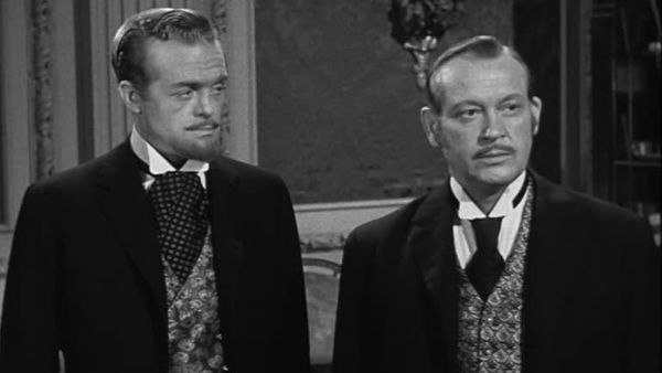 Yancy Derringer - Panic in Town
