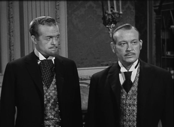 Yancy Derringer - Panic in Town