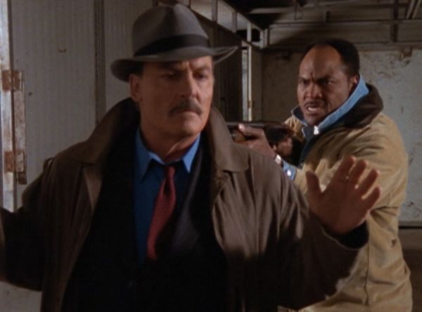 Mike Hammer, Private Eye - Lucky in Love