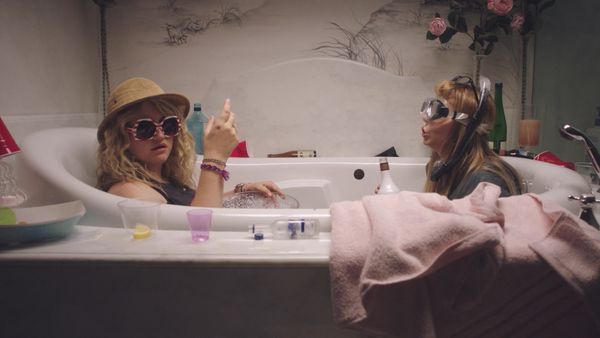 Idiotsitter - Piloto