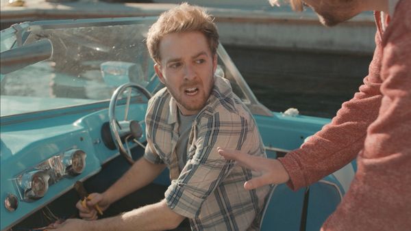 Big Time in Hollywood - la Intervención