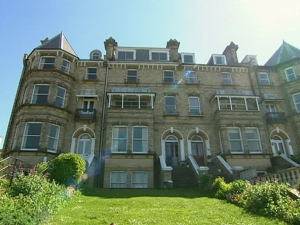 Homes Under The Hammer - Episode 28