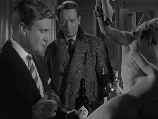 Secret Agent - Secret Agent: S2 E21 - The Mirror's New