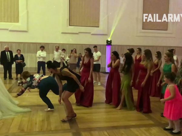 Best Fails of the Month - Best Fails of the Month | Ep. 1.9