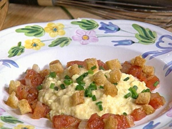Julia & Jacques Cooking at Home - Eggs - Boiled, Scrambled, Omelets, Frittatas, Eggs Benedict