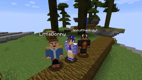 Little Carly Plays Minecraft - Donut and Carly's Friendship Is Over!