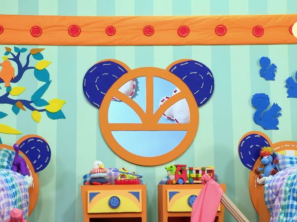 Teddies - Os Ursinhos Fazem Uma Cabana