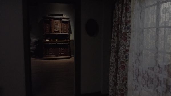 Hantise - L'Armoire Aux Terribles Secrets