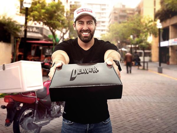 Delivery - AlacocinaTv - Poses extremas del Chino y Adolfo