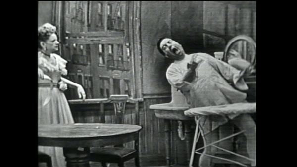 The Honeymooners: Lost Episodes - Alice and Ralph Get Dressed for a Date Last Night