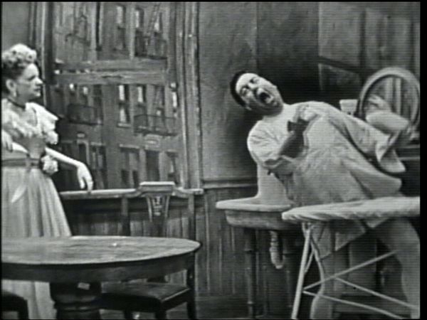 The Honeymooners: Lost Episodes - Alice and Ralph Get Dressed for a Date Last Night
