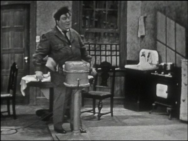 The Honeymooners: Lost Episodes - A Weighty Problem