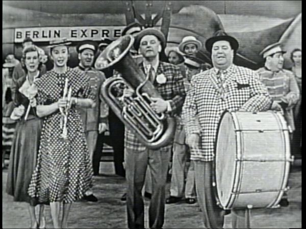 The Honeymooners: Lost Episodes - Behind the Iron Curtain