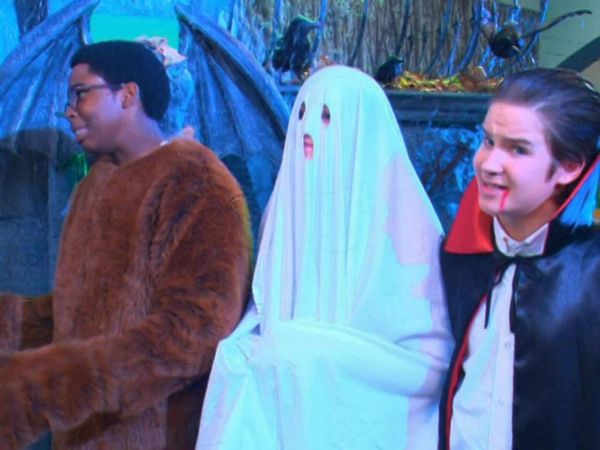 Manual de Supervivencia Escolar de Ned - Halloween / Vampiros, fantasmas, hombres lobo y zombies