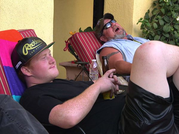 Hollywood Hillbillies - When the Mema's Away...