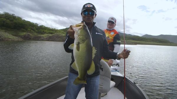 A Fishing Story with Ronnie Green - Megastrike