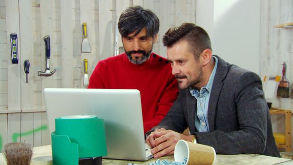 Kirstie's Fill Your House for Free - Episode 1