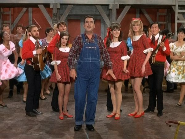 Here's Lucy - Lucy and Tennessee Ernie's Fun Farm