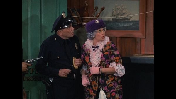 Here's Lucy - Lucy and the Ex-Con