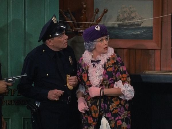 Here's Lucy - Lucy and the Ex-Con