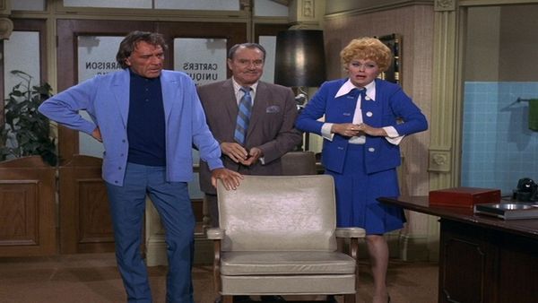 Here's Lucy - Lucy Meets the Burtons