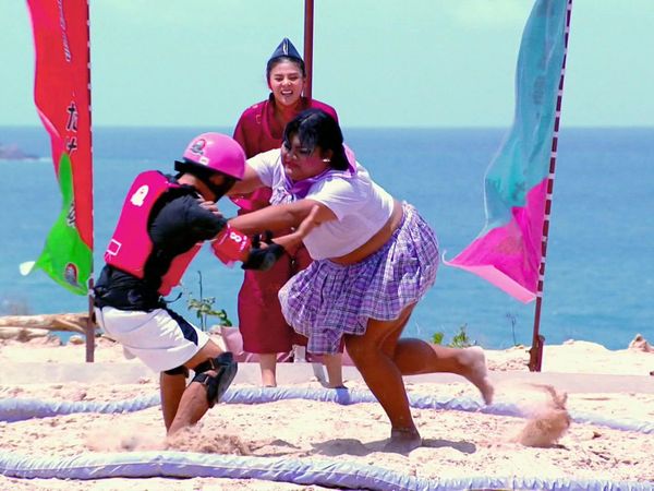 Takeshi's Castle - Des plongeons en cascade