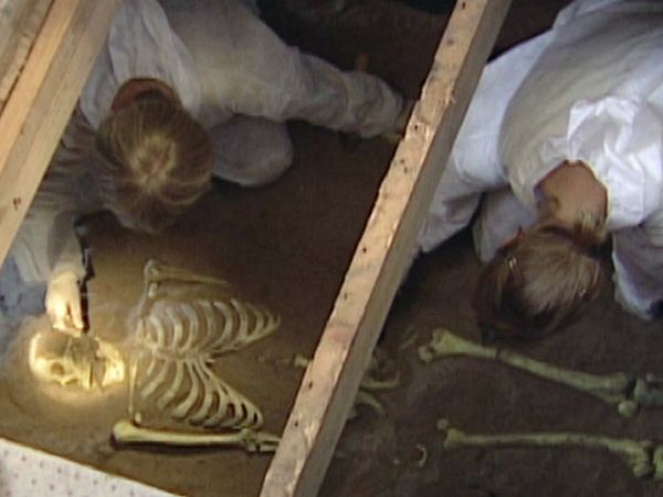 Les Nouveaux Detectives - Muet comme une tombe
