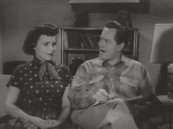 Life with Elizabeth - Mama's Visit, Bicycle Picnic, Nosey Neighbors