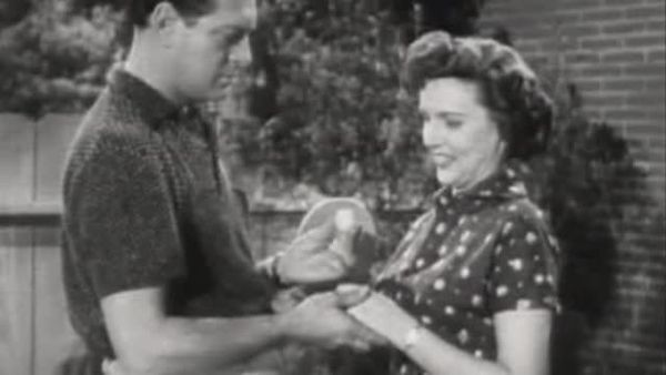 Life with Elizabeth - Ping Pong, Leaking Roof, Vacuum Salesman