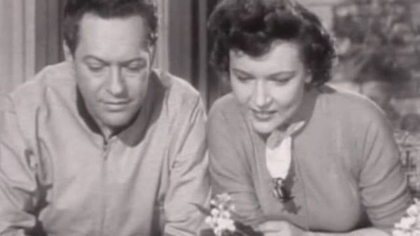 Life with Elizabeth - Everything Goes Wrong, Kind to Animals, Babysitting