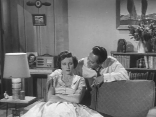 Life with Elizabeth - Relaxing Afternoon/Hanging Drapes/Bulldog Smith