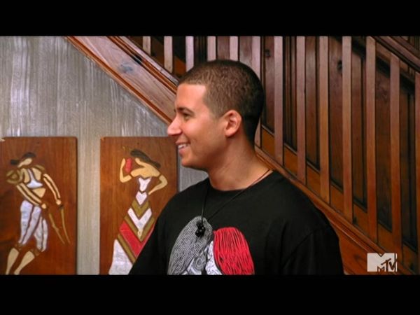 Jersey Shore - GTF: Gym, Tan, Find Out Who Sammi Is Texting