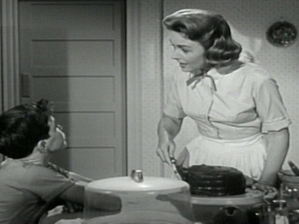 The Donna Reed Show - The Football Uniform