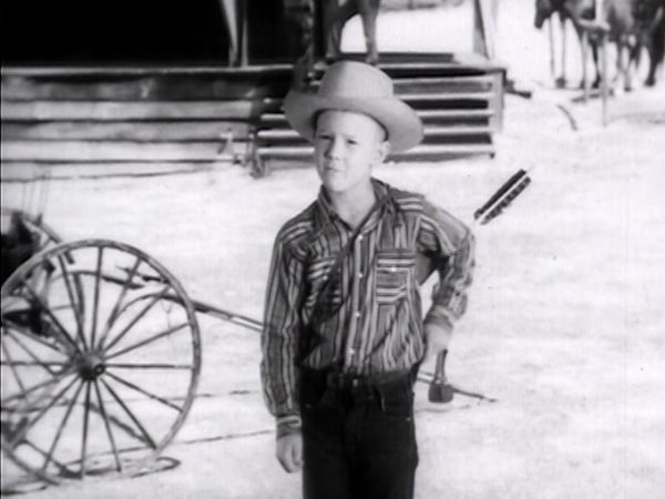 The Roy Rogers Show - The Roy Rogers Show: S5 E7 - Three Masked Men