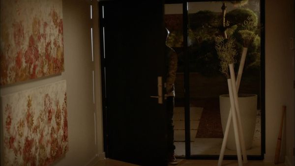 Being Mary Jane - Pessoas não devem atirar seu peixe através do vidro