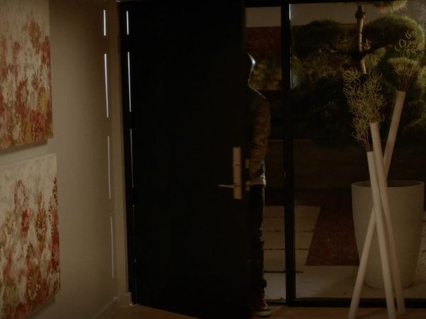 Being Mary Jane - Pessoas não devem atirar seu peixe através do vidro