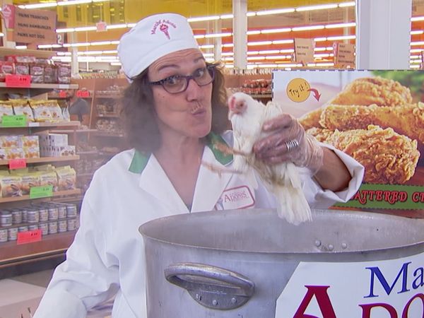 Just for Laughs Gags - Pollo frito volador
