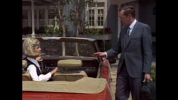 The Doris Day Show - Doris Strikes Out